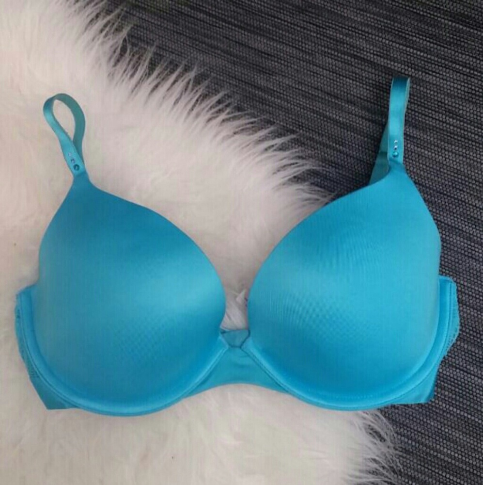 Victoria's Secret Biofit Demi Uplift bra 32D